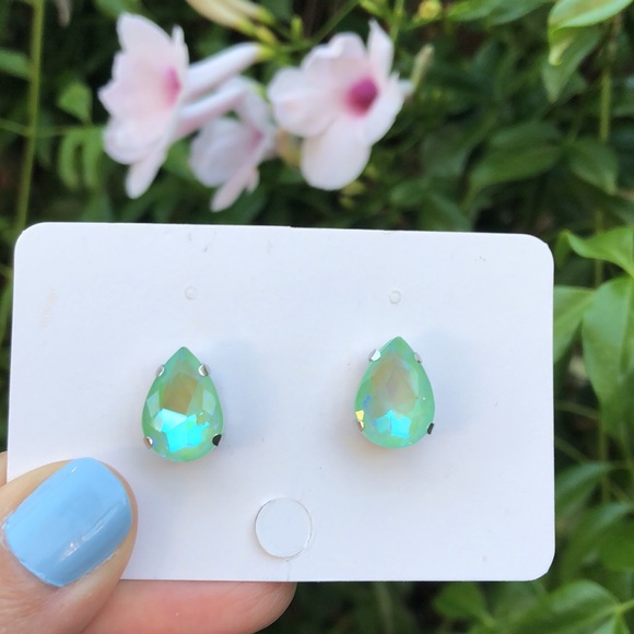 Peridot Aurora Borealis Crystal Pear Earrings - Picture 6 of 8